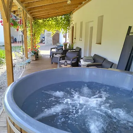 Bed & Breakfast I Sauna W Starym Domu Plawnica